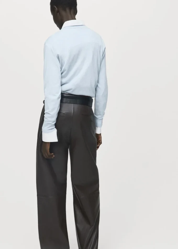 Cienki sweter z okrągłym dekoltem Cienki sweter z okrągłym dekoltem