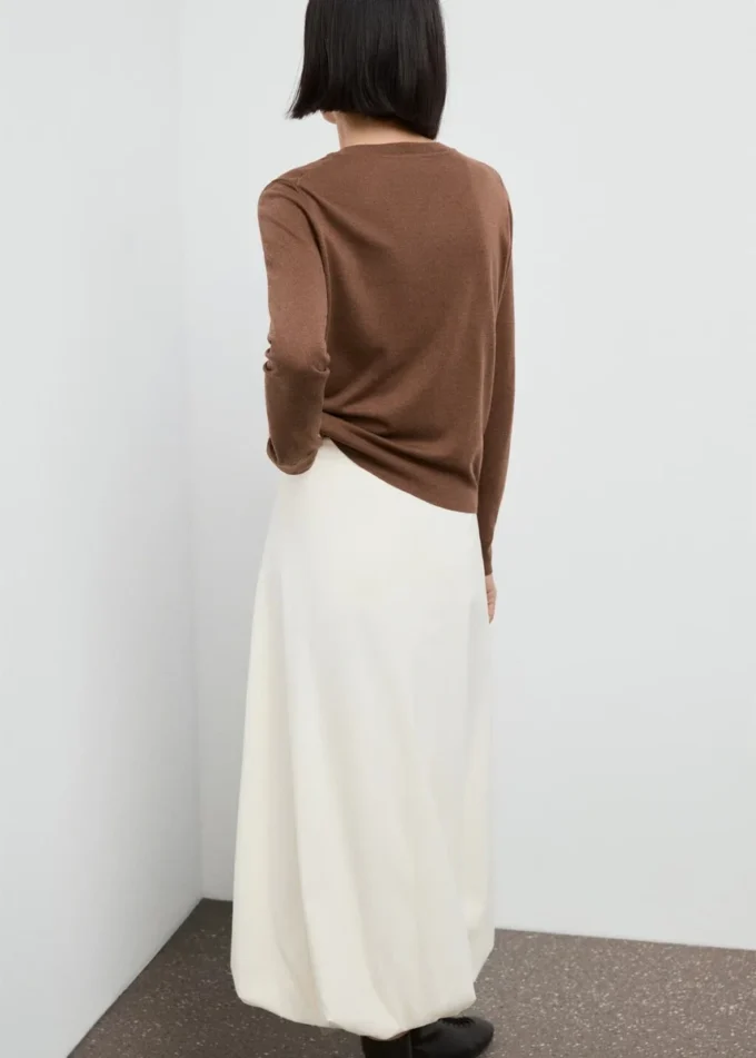 Cienki sweter z okrągłym dekoltem Cienki sweter z okrągłym dekoltem