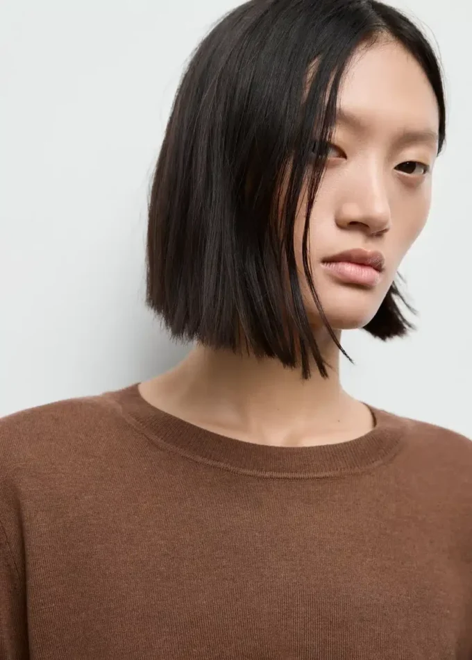 Cienki sweter z okrągłym dekoltem Cienki sweter z okrągłym dekoltem