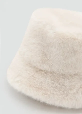 Czapka typu bucket z efektem futra