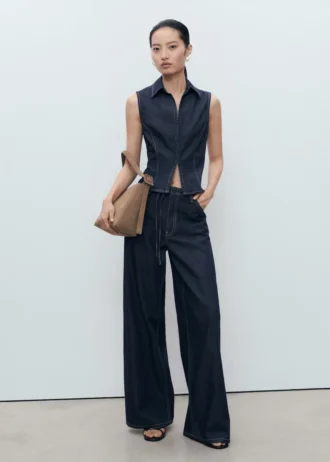 Dżinsowa bluzka z kontrastowymi szwami