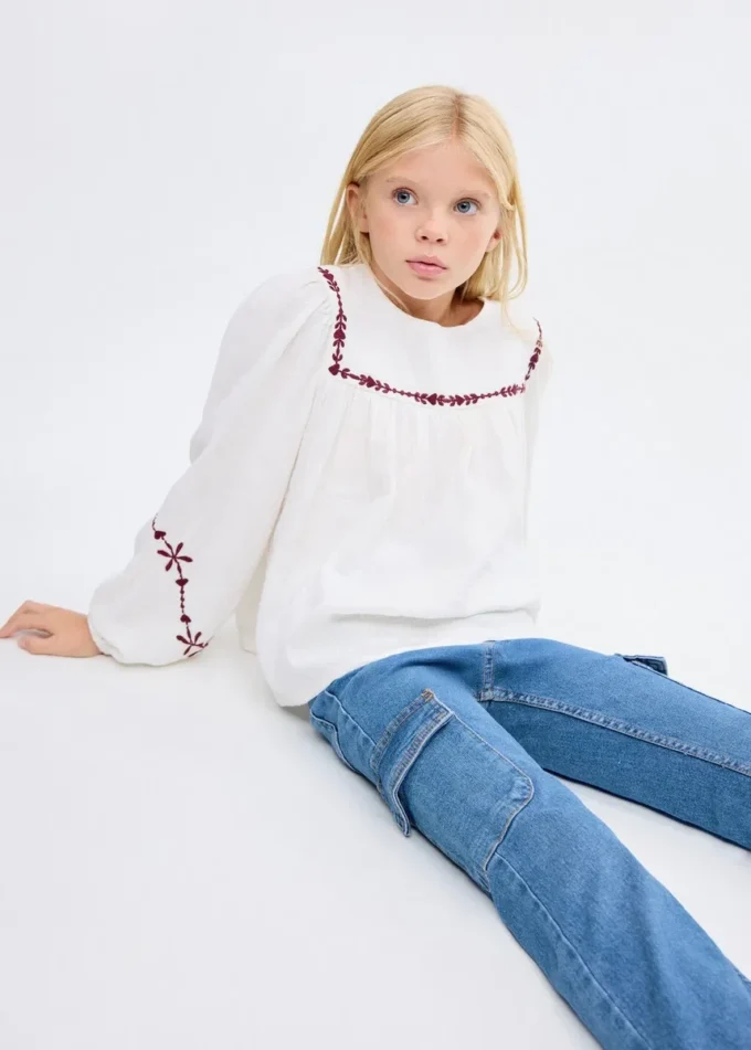 Dżinsy cargo z rozszerzanymi nogawkami