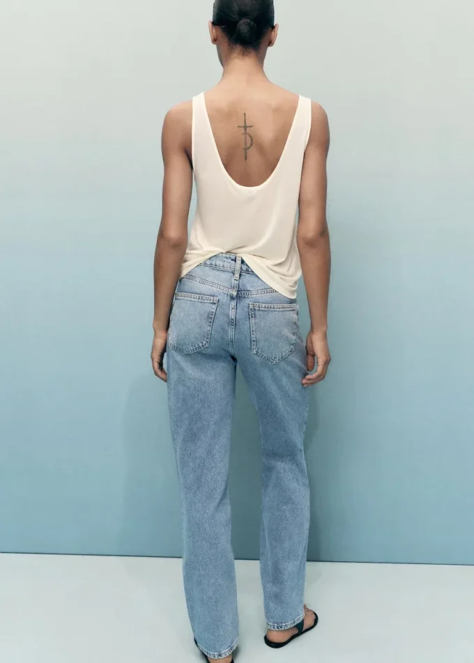 Dżinsy Matilda o średniej wysokości i prostym kroju Dżinsy Matilda o średniej wysokości i prostym kroju