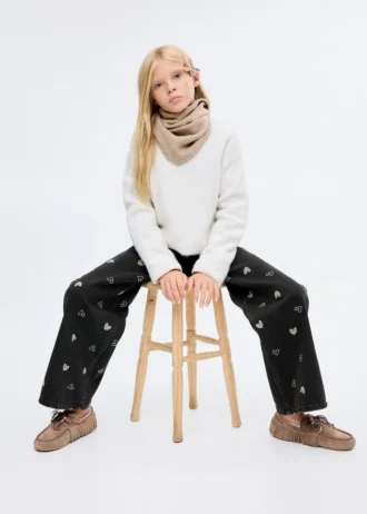 Dżinsy z haftowanym sercem Dżinsy z haftowanym sercem