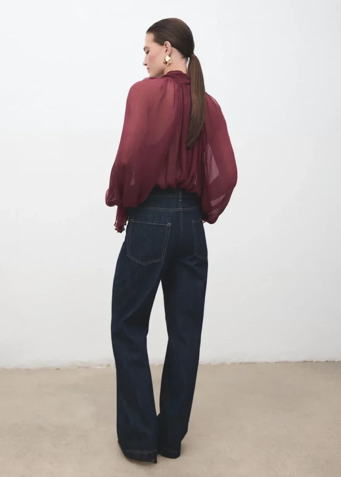 Dżinsy z prostymi nogawkami i plisą Dżinsy z prostymi nogawkami i plisą