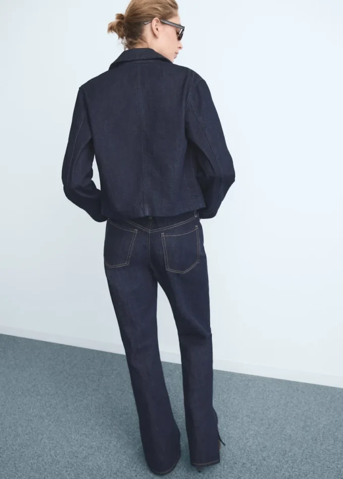 Dżinsy z prostymi nogawkami i rozcięciami Dżinsy z prostymi nogawkami i rozcięciami