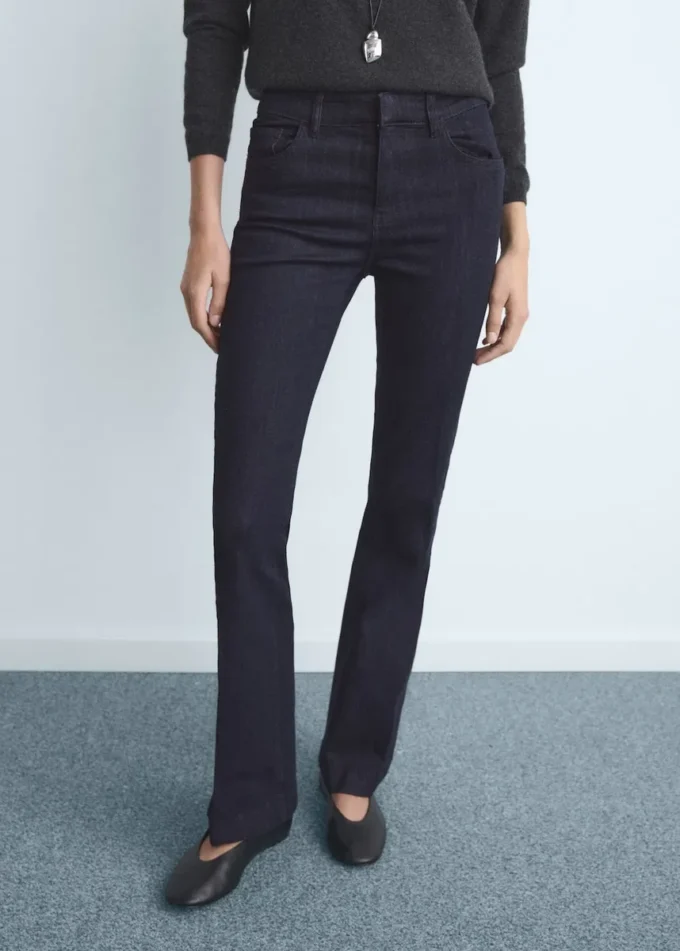 Dżinsy z rozszerzanymi nogawkami, średni stan, prane Dżinsy z rozszerzanymi nogawkami, średni stan, prane