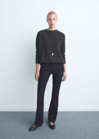 Dżinsy z rozszerzanymi nogawkami, średni stan, prane