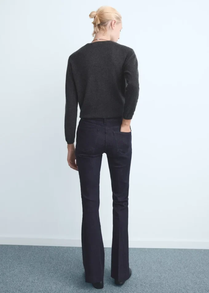 Dżinsy z rozszerzanymi nogawkami, średni stan, prane Dżinsy z rozszerzanymi nogawkami, średni stan, prane