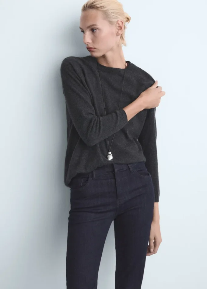 Dżinsy z rozszerzanymi nogawkami, średni stan, prane Dżinsy z rozszerzanymi nogawkami, średni stan, prane