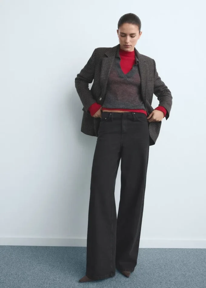 Dżinsy z szerokimi nogawkami i średnim stanem