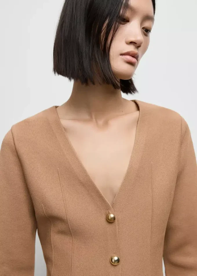 Dopasowana dzianinowa kurtka z guzikami Dopasowana dzianinowa kurtka z guzikami