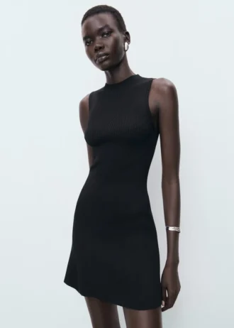 Dopasowana sukienka sweterkowa