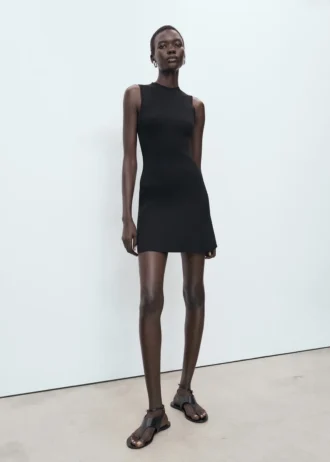 Dopasowana sukienka sweterkowa