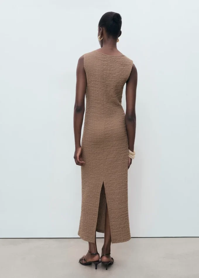 Dopasowana sukienka z fakturą Dopasowana sukienka z fakturą