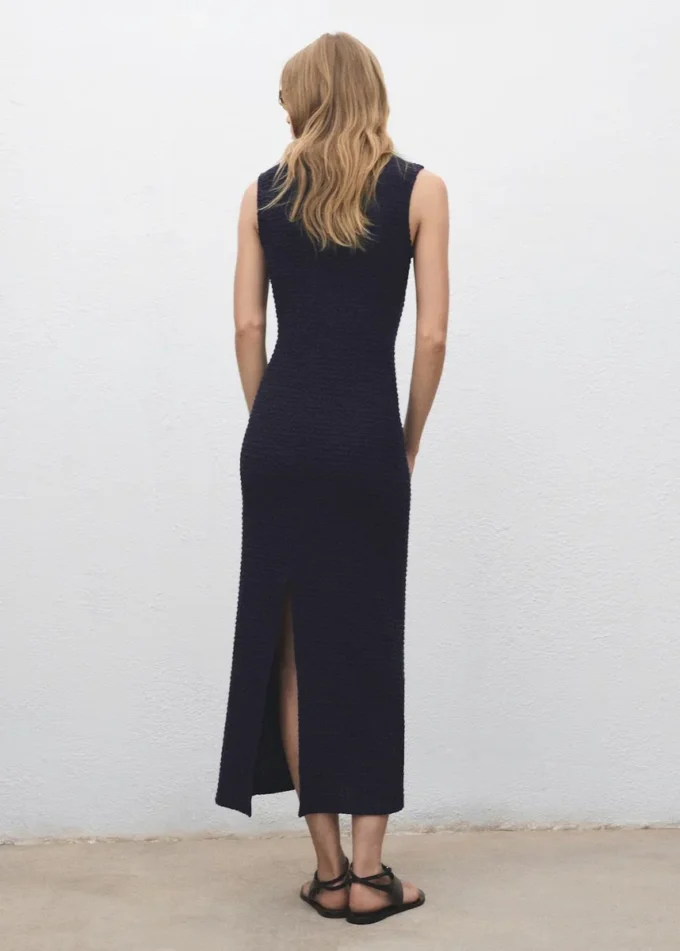 Dopasowana sukienka z fakturą Dopasowana sukienka z fakturą