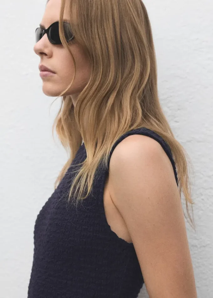 Dopasowana sukienka z fakturą Dopasowana sukienka z fakturą