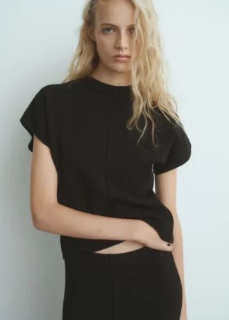 Dopasowany sweter z cienkiej dzianiny