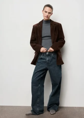 Dopasowany sweter z dekoltem typu perkins