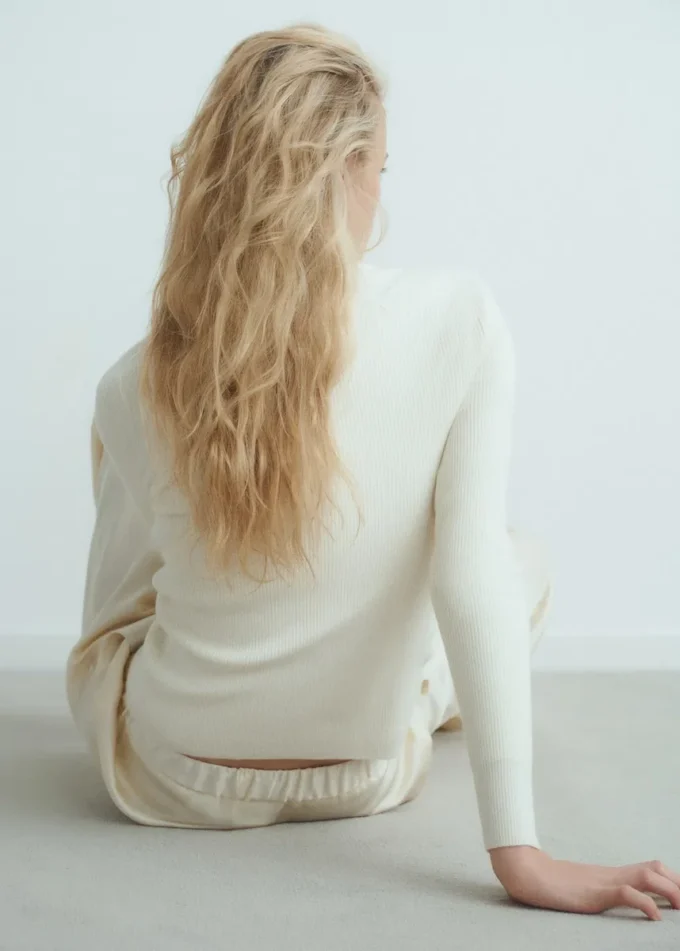 Drobno dziana dzianinowa kurtka Drobno dziana dzianinowa kurtka