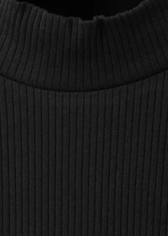 Długa koszulka z prążkowanej dzianiny