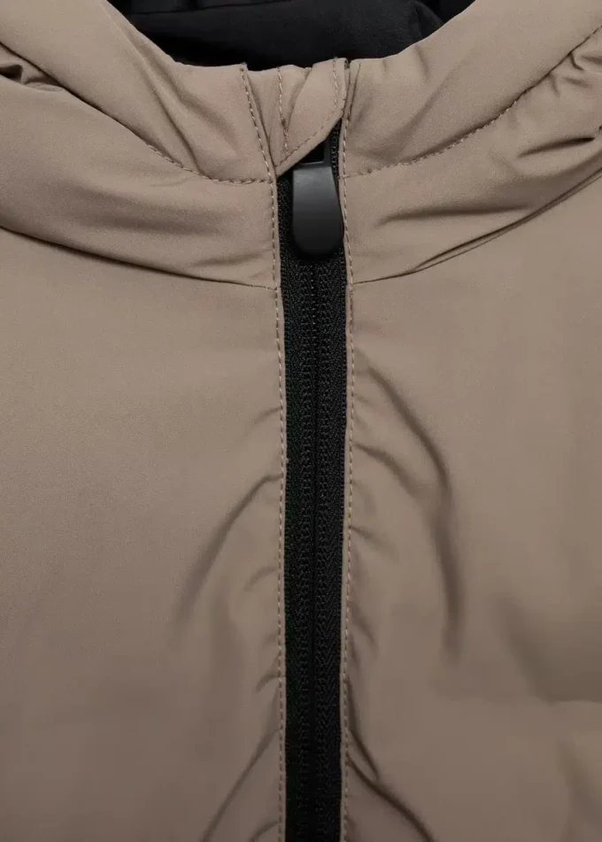 Długa pikowana kurtka z kapturem Długa pikowana kurtka z kapturem