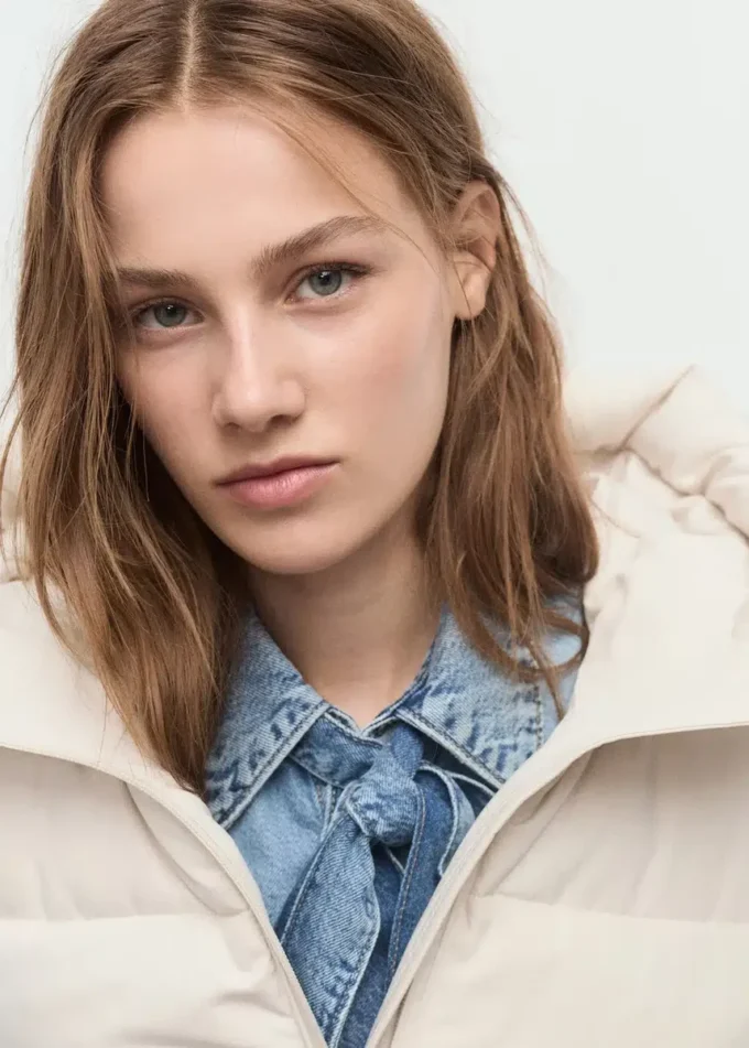 Długa pikowana kurtka z kapturem Długa pikowana kurtka z kapturem