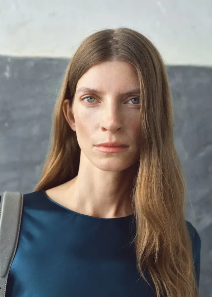 Długa satynowa sukienka Długa satynowa sukienka