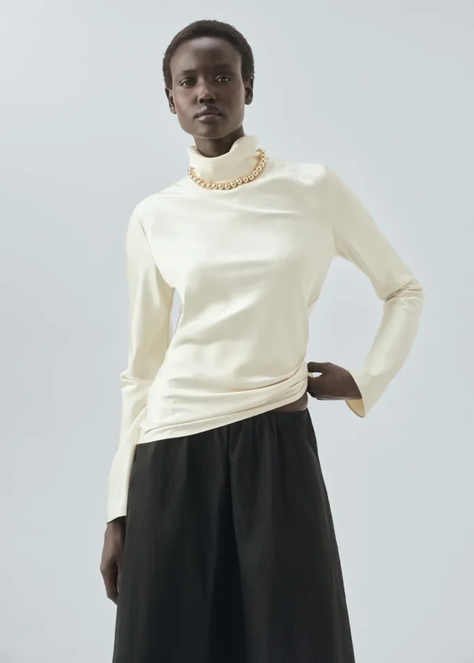 Długa spódnica z rozkloszowanym dołem Długa spódnica z rozkloszowanym dołem