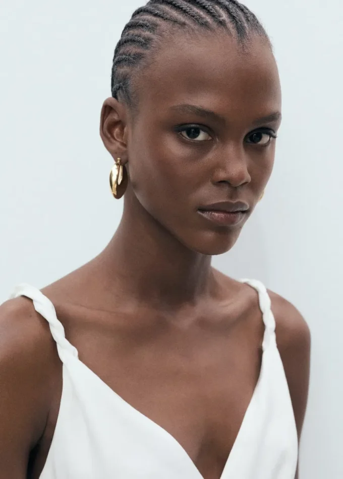 Długa sukienka z dekoltem w szpic Długa sukienka z dekoltem w szpic