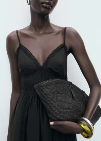 Długa sukienka z koronkowymi detalami