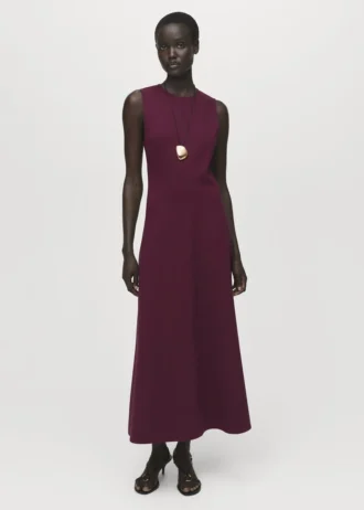 Długa sukienka z rozkloszowanym dołem