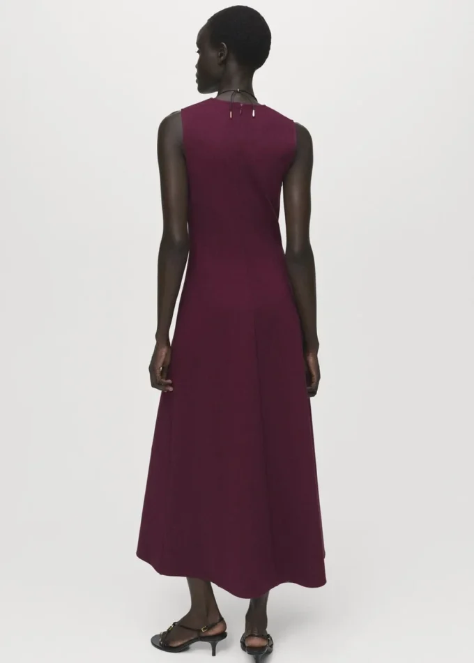 Długa sukienka z rozkloszowanym dołem Długa sukienka z rozkloszowanym dołem