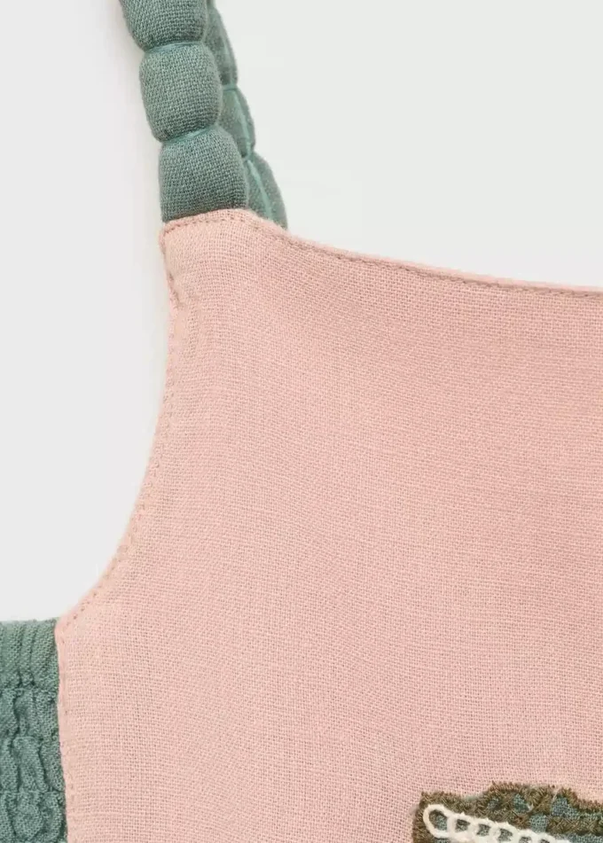 Długi kombinezon z haftowanymi detalami Długi kombinezon z haftowanymi detalami