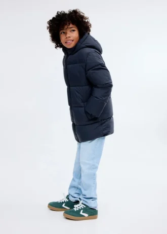 Długi płaszcz z wyściełaną podszewką