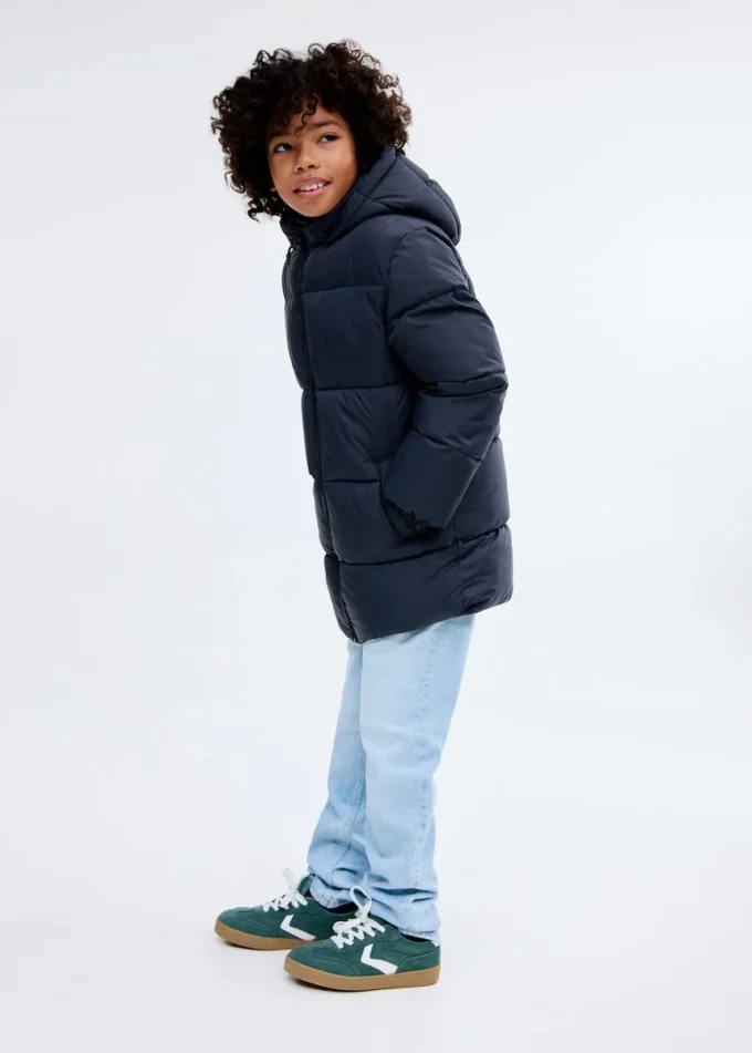 Długi płaszcz z wyściełaną podszewką