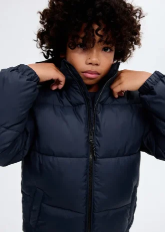 Długi płaszcz z wyściełaną podszewką