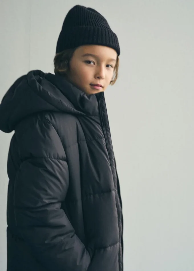 Długi płaszcz z wyściełaną podszewką Długi płaszcz z wyściełaną podszewką