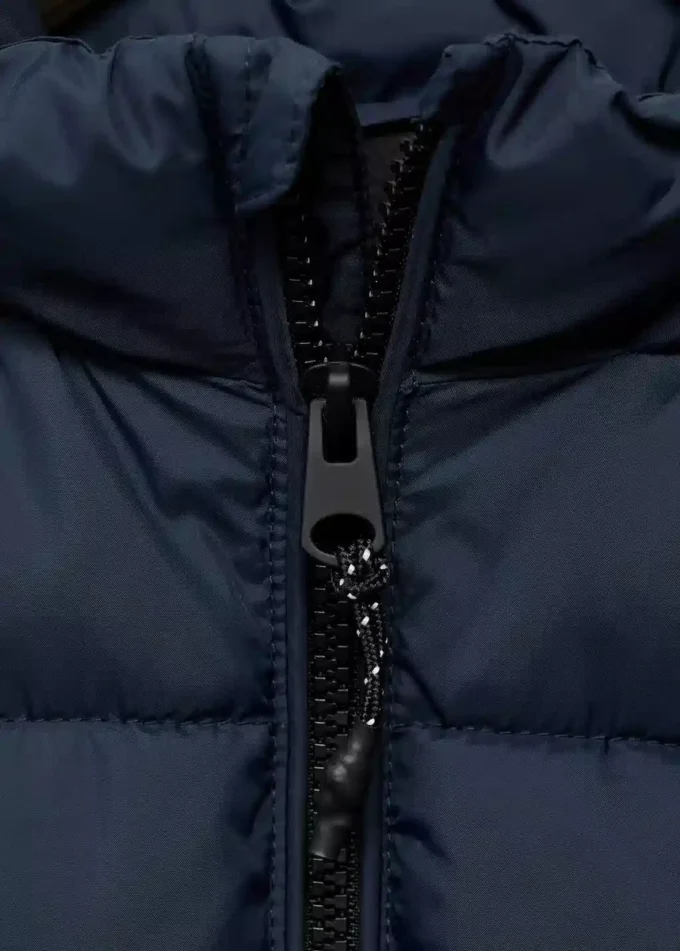 Długi płaszcz z wyściełaną podszewką