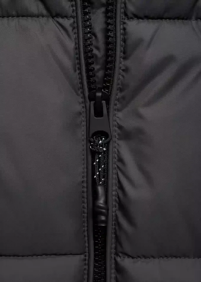 Długi płaszcz z wyściełaną podszewką