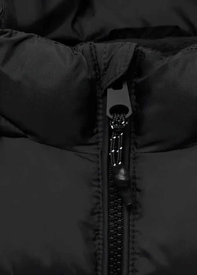 Długi płaszcz z wyściełaną podszewką Długi płaszcz z wyściełaną podszewką