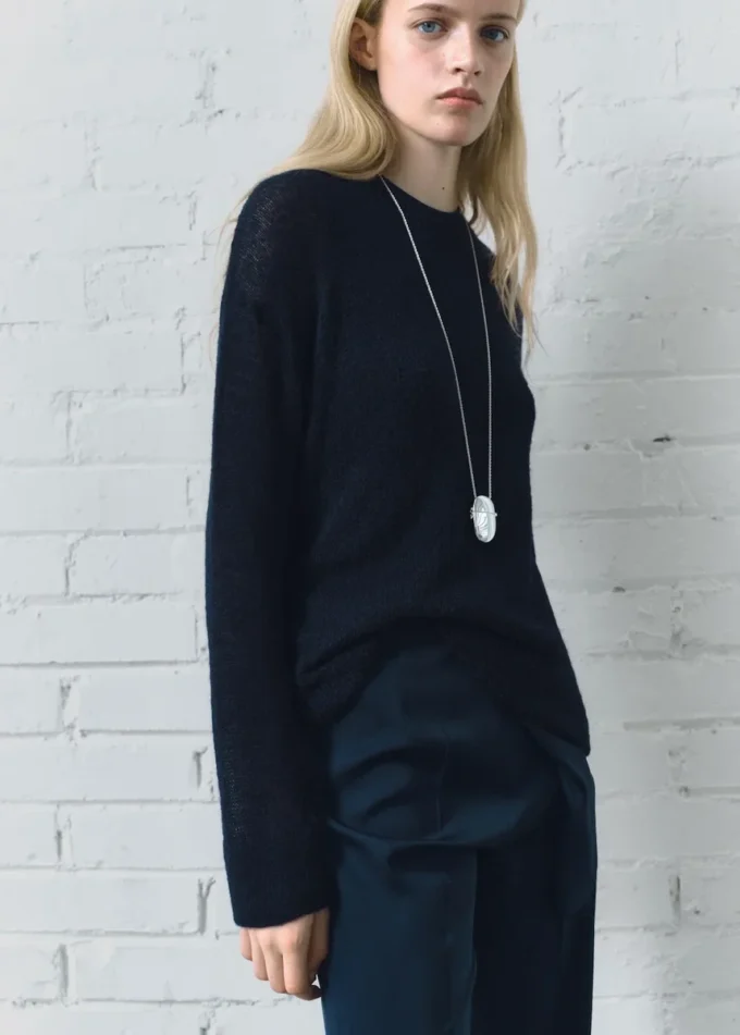 Długie spodnie z rozkloszowanymi nogawkami Długie spodnie z rozkloszowanymi nogawkami