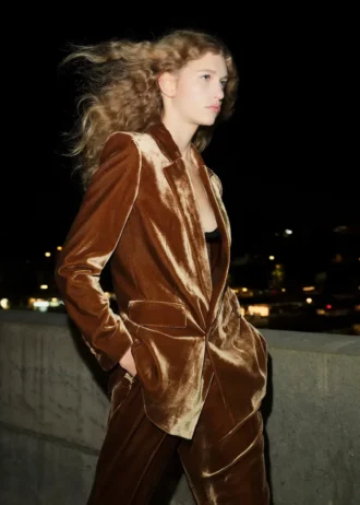 Dwurzędowa aksamitna marynarka