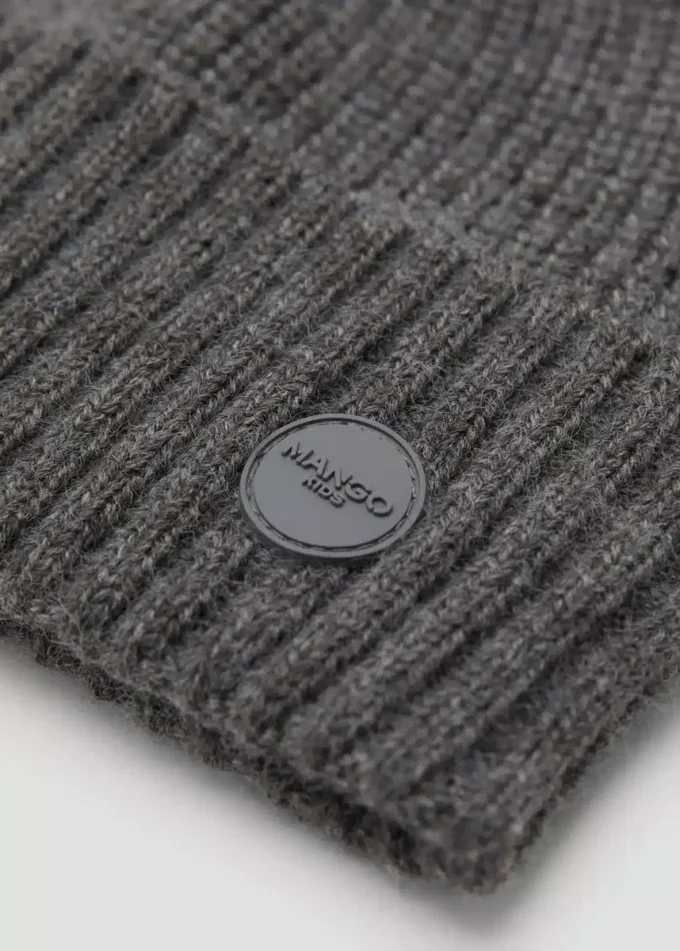 Dzianinowa czapka z podwiniętym brzegiem Dzianinowa czapka z podwiniętym brzegiem