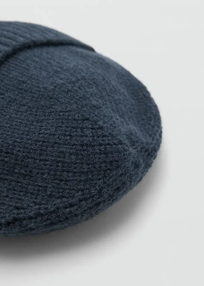 Dzianinowa czapka z podwiniętym brzegiem Dzianinowa czapka z podwiniętym brzegiem