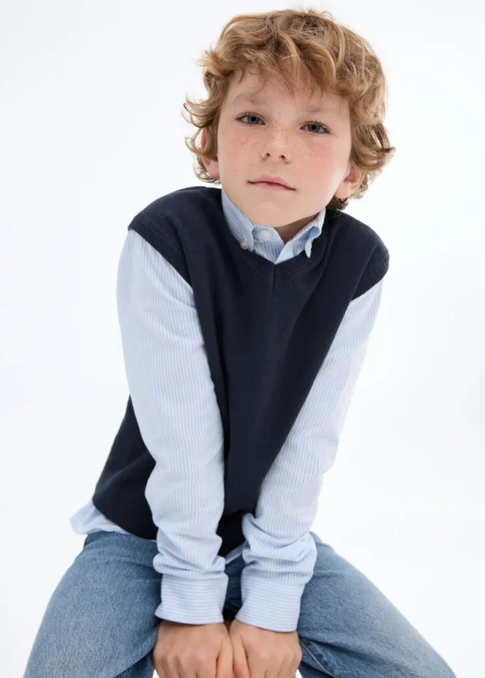 Dzianinowa kamizelka z dekoltem w szpic Dzianinowa kamizelka z dekoltem w szpic