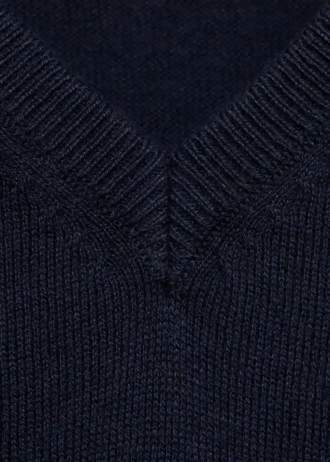 Dzianinowa kamizelka z dekoltem w szpic Dzianinowa kamizelka z dekoltem w szpic