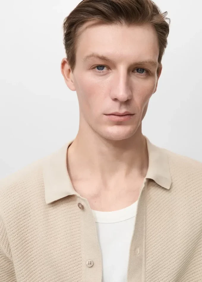 Dzianinowa koszula o strukturalnej fakturze z koronką Dzianinowa koszula o strukturalnej fakturze z koronką