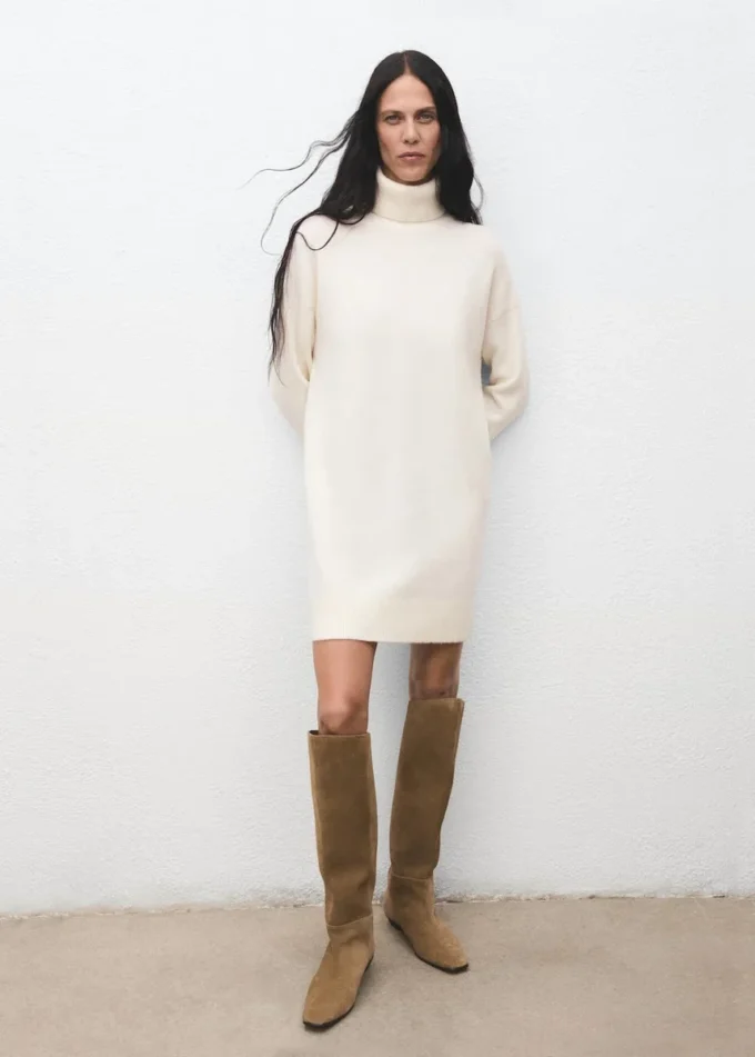 Dzianinowa sukienka z golfem Dzianinowa sukienka z golfem