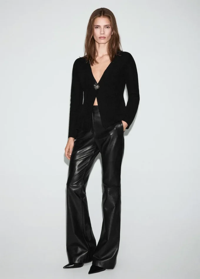 Dzianinowy kardigan z ozdobnymi guzikami Dzianinowy kardigan z ozdobnymi guzikami